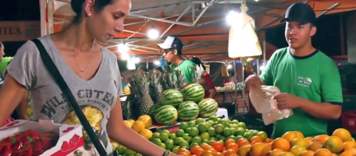 Frutas, verduras e legumes na feira de sabores de Holambra